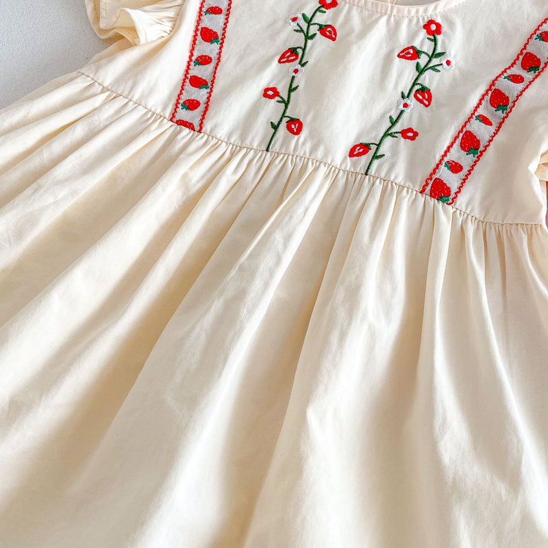 Vestido Infantil Bordado Morangos