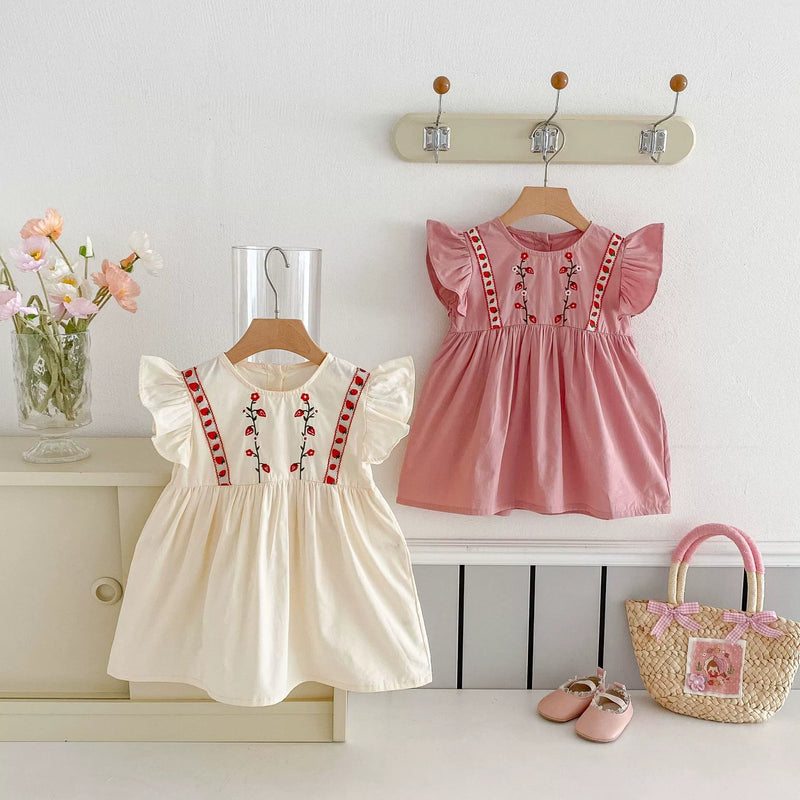 Vestido Infantil Bordado Morangos