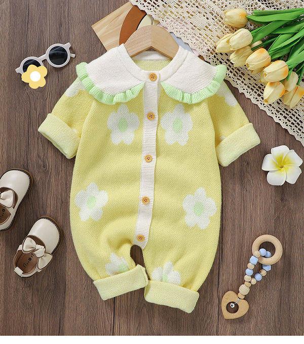 Macacão Infantil de Tricô Gola e Flores