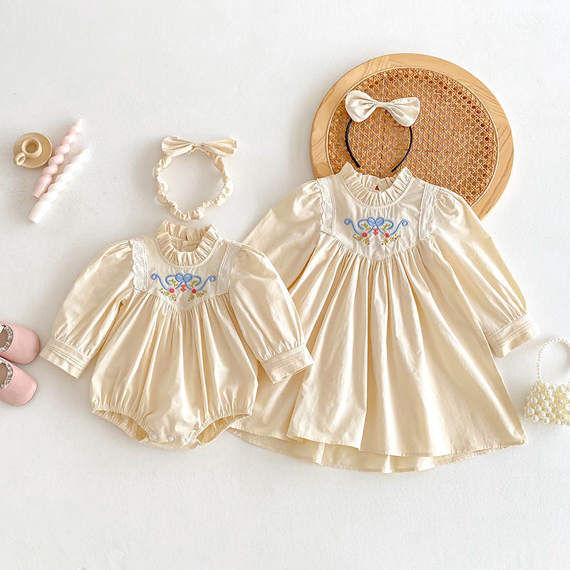 Body/ Vestido Infantil Bege Bordadinho