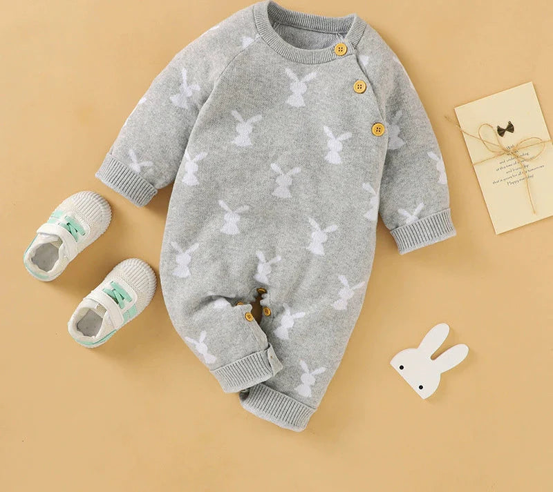 Macacão Infantil de Tricô Coelhinhos