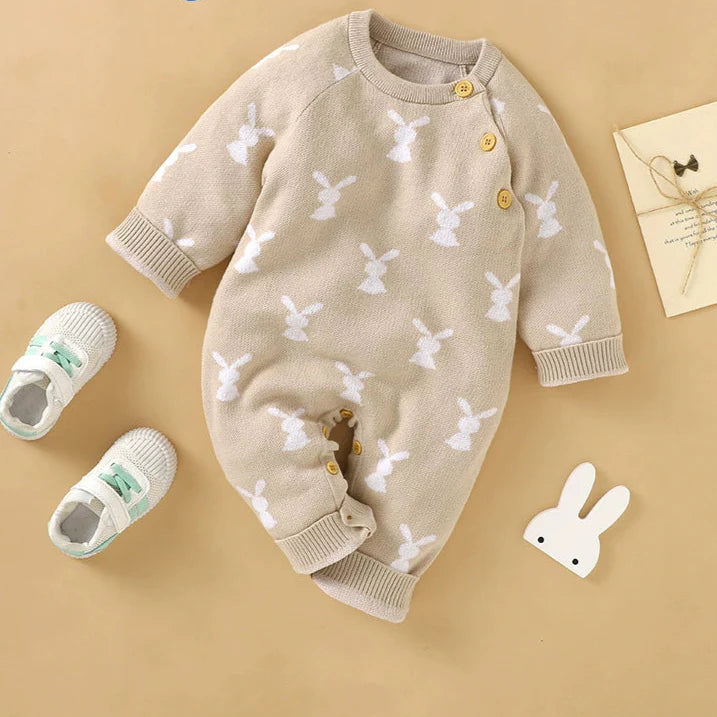 Macacão Infantil de Tricô Coelhinhos