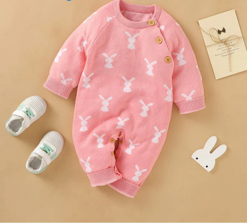 Macacão Infantil de Tricô Coelhinhos