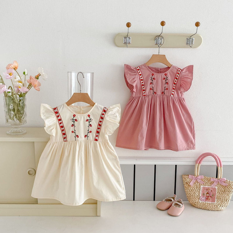 Vestido Infantil Bordado Morangos