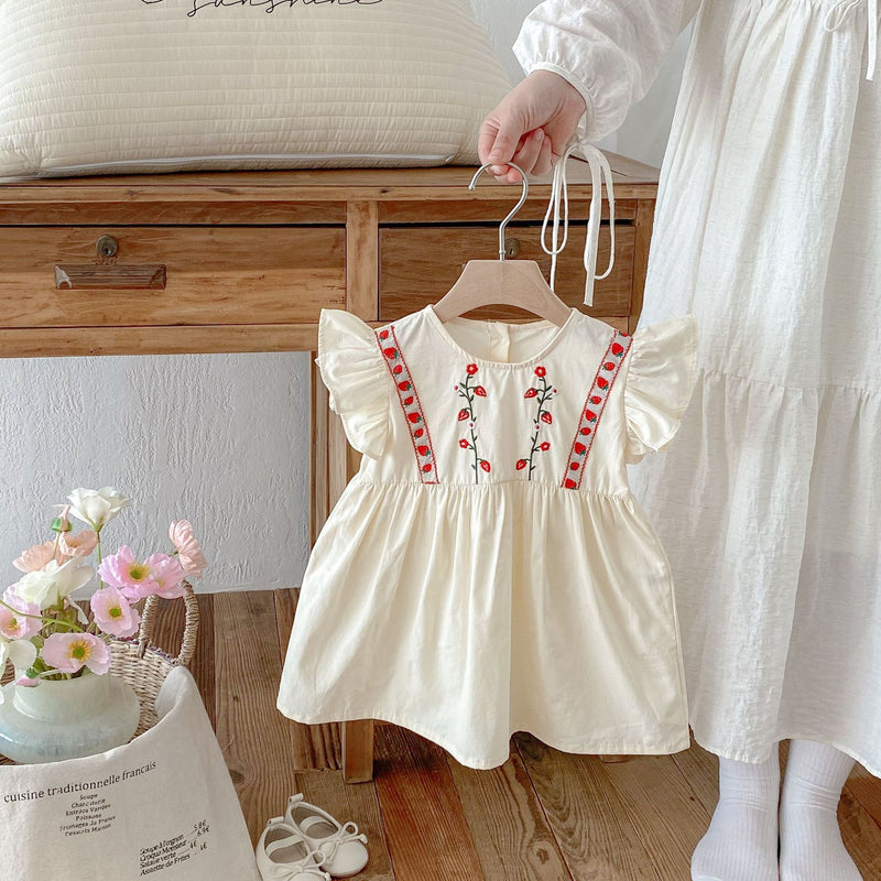 Vestido Infantil Bordado Morangos