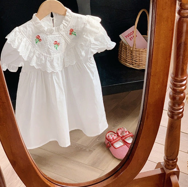 Vestido Infantil Gola Rendinha e Florzinhas