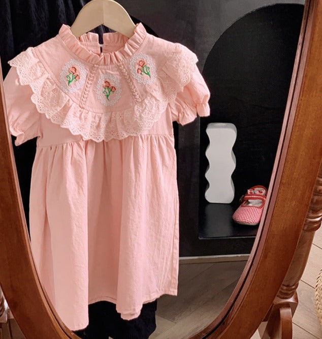 Vestido Infantil Gola Rendinha e Florzinhas