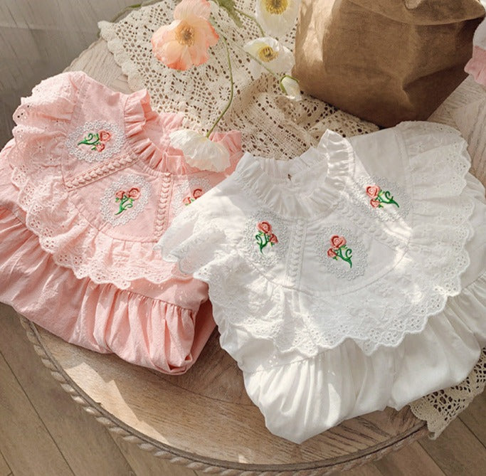 Vestido Infantil Gola Rendinha e Florzinhas