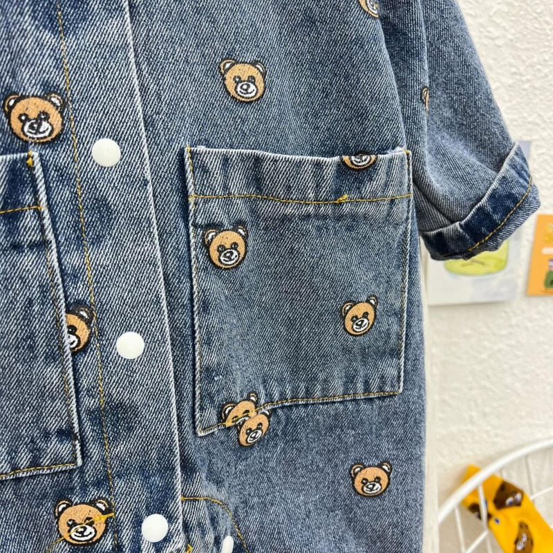 Macacão Infantil Jeans Bolso Ursinho